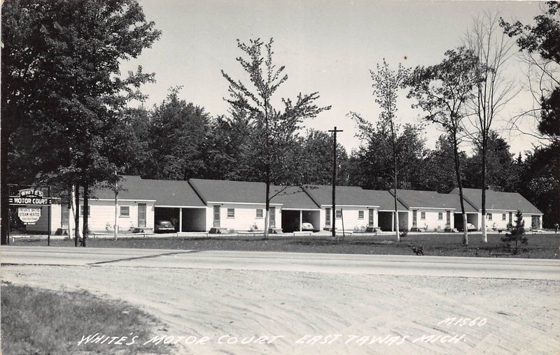 Carriage Inn (Whites Motor Court) - Whites Motor Court (newer photo)